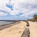 Home2book Bright & Pool, Daire Costa Teguise